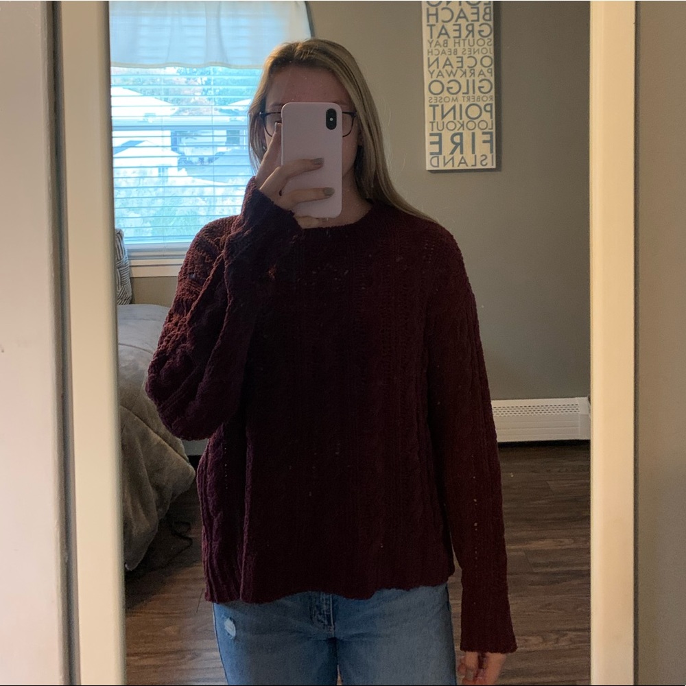 American Eagle Maroon Sweater